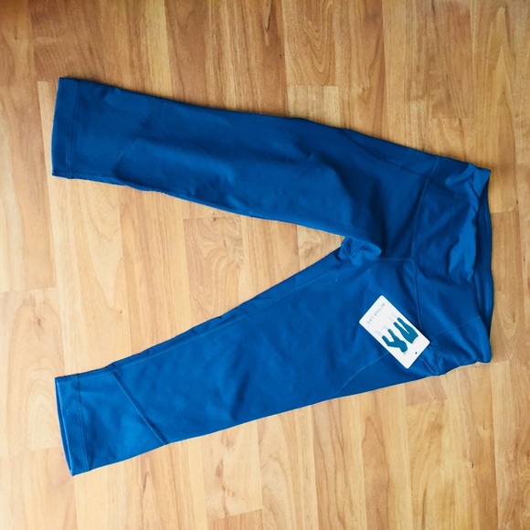 Cropped yoga pants - Picture 2 of 6